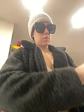 Snapshot of mrs__unknown chatting on February 2026 04:27:02 PM mrs unknown online show from February 2026 04:27:02 PM