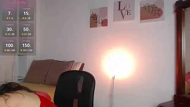 Snapshot of madisex_s chatting on January 2025 04:16:02 AM madisex s online show from January 2025 04:16:02 AM