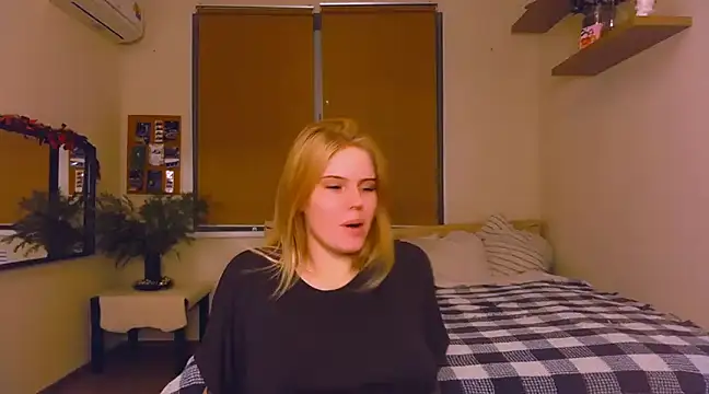 VoluptuousDreams online show from December 2024 05:53:02 PM