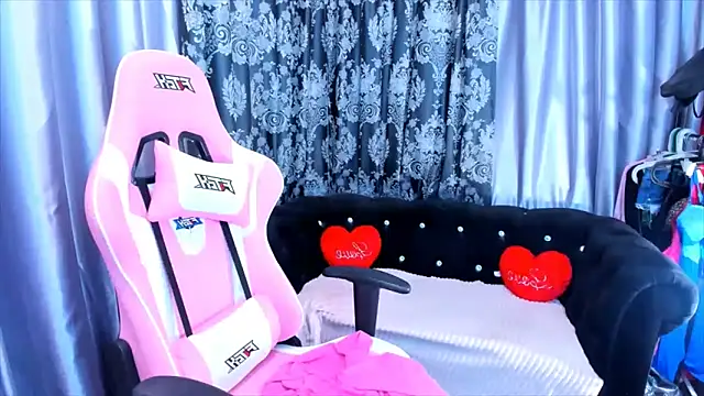 KamilaFoxy online show from April 2026 07:45:01 AM