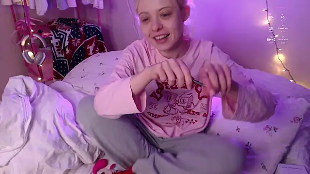 Snapshot of KatieMelone chatting on January 2026 07:06:02 PM KatieMelone online show from January 2026 07:06:02 PM