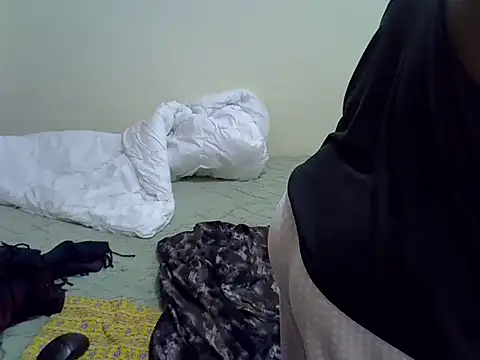 Sweet Bear online show from December 2025 06:59:02 PM