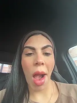 valecruz903 online show from December 2025 04:57:02 PM