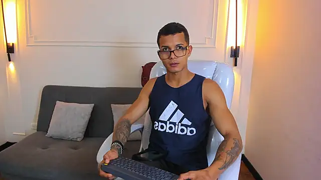 Paradise boy s online show from February 2026 11:11:02 PM