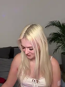 Snapshot of Allylove03 chatting on January 2025 08:21:02 PM Allylove03 online show from January 2025 08:21:02 PM