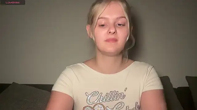 Snapshot of Allylove03 chatting on November 2025 02:23:01 AM Allylove03 online show from November 2025 02:23:01 AM