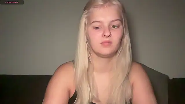 Snapshot of Allylove03 chatting on November 2025 06:46:01 AM Allylove03 online show from November 2025 06:46:01 AM