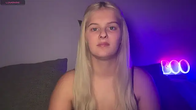 Snapshot of Allylove03 chatting on December 2025 03:22:02 AM Allylove03 online show from December 2025 03:22:02 AM