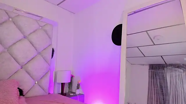 alessiaferry online show from February 2026 05:02:01 PM