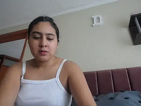 Miabonnett  online show from February 2026 02:57:01 PM