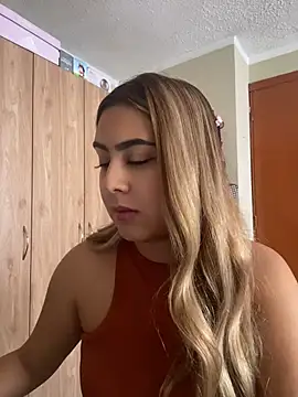 Miabonnett  online show from July 2026 03:27:02 PM