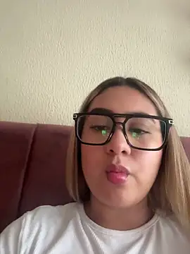 Miabonnett  online show from July 2026 03:58:02 PM