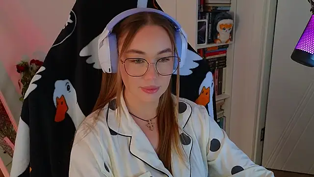 Snapshot of Emili1- chatting on March 2025 12:24:01 PM Emili1- online show from March 2025 12:24:01 PM