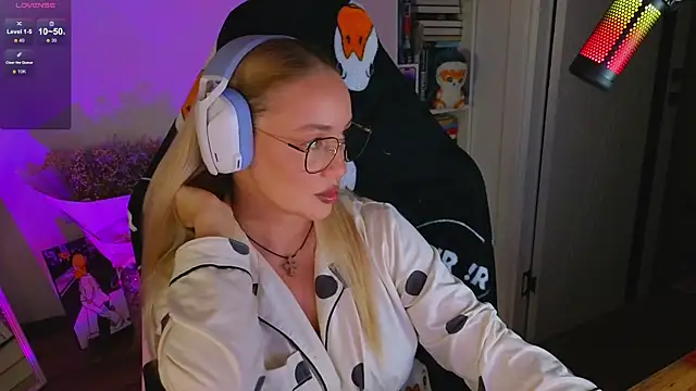 Snapshot of Emili1- chatting on September 2025 06:19:02 PM Emili1- online show from September 2025 06:19:02 PM