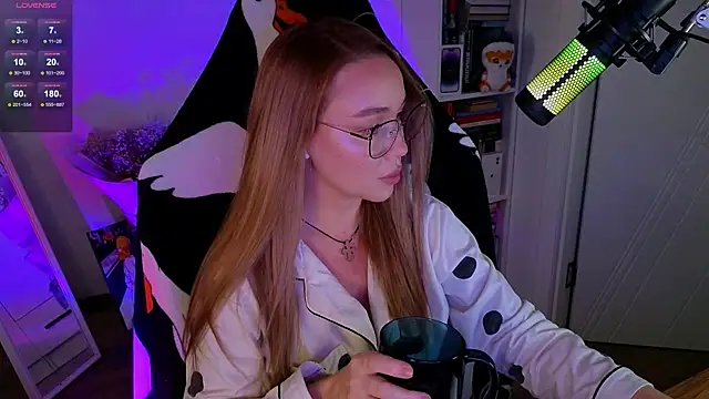 Snapshot of Emili1- chatting on October 2025 11:42:02 AM Emili1- online show from October 2025 11:42:02 AM