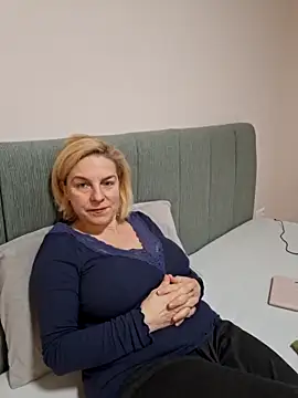 Snapshot of FrauleinSchmitt chatting on January 2025 02:44:01 PM FrauleinSchmitt online show from January 2025 02:44:01 PM