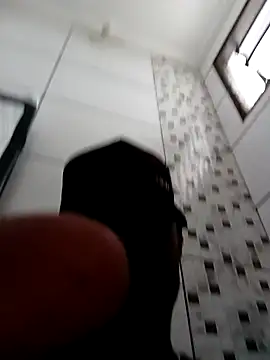 Snapshot of Beto0815 chatting on February 2026 01:28:02 PM Beto0815 online show from February 2026 01:28:02 PM