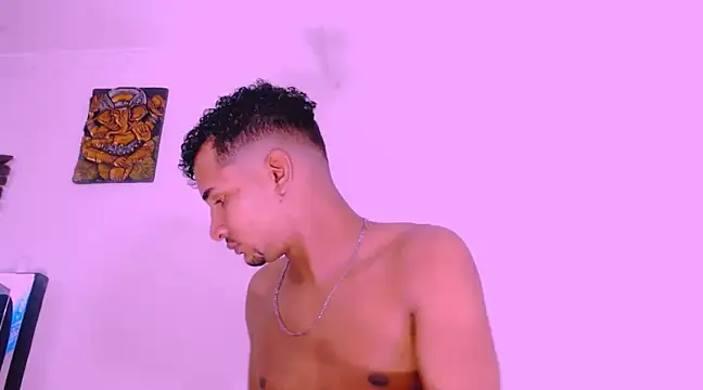 Snapshot of bigballsfullfu chatting on February 2025 01:58:01 AM bigballsfullfu online show from February 2025 01:58:01 AM