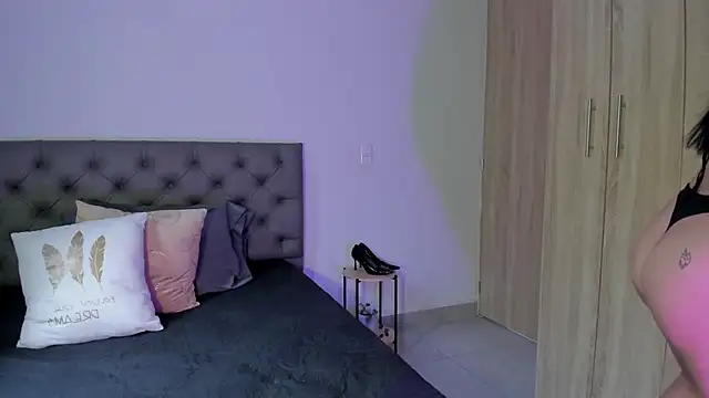 Snapshot of Deborah_Colins chatting on November 2025 07:25:01 PM Deborah Colins online show from November 2025 07:25:01 PM