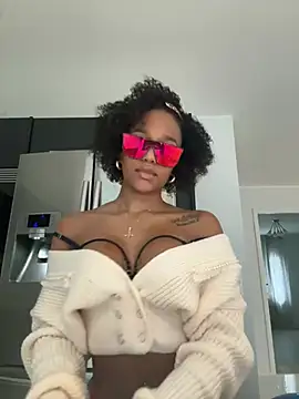 Snapshot of Black_Dolll chatting on March 2025 07:30:02 AM Black Dolll online show from March 2025 07:30:02 AM