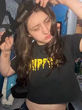 Snapshot of emilysue1 chatting on February 2025 02:18:01 AM emilysue1 online show from February 2025 02:18:01 AM