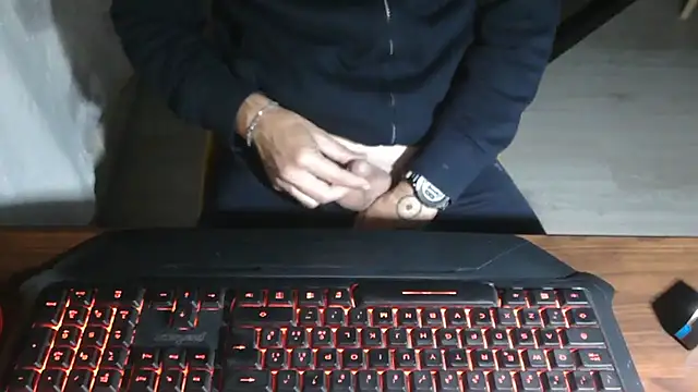 Snapshot of Adri_gard chatting on November 2025 09:17:02 PM Adri gard online show from November 2025 09:17:02 PM