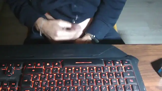 Snapshot of Adri_gard chatting on November 2025 10:43:02 PM Adri gard online show from November 2025 10:43:02 PM