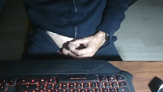 Snapshot of Adri_gard chatting on November 2025 09:47:01 PM Adri gard online show from November 2025 09:47:01 PM