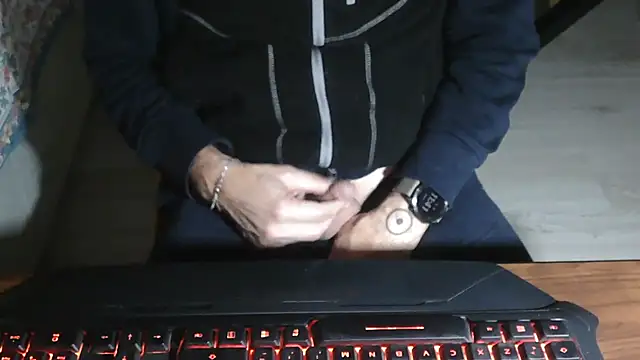 Snapshot of Adri_gard chatting on November 2025 10:41:02 PM Adri gard online show from November 2025 10:41:02 PM