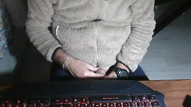 Snapshot of Adri_gard chatting on November 2025 09:25:02 PM Adri gard online show from November 2025 09:25:02 PM