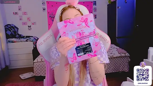 Milia Parker online show from December 2025 07:30:02 PM