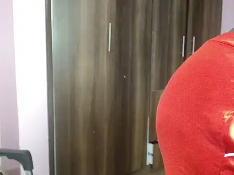 Snapshot of massive_squirts chatting on October 2025 08:54:02 PM massive squirts online show from October 2025 08:54:02 PM