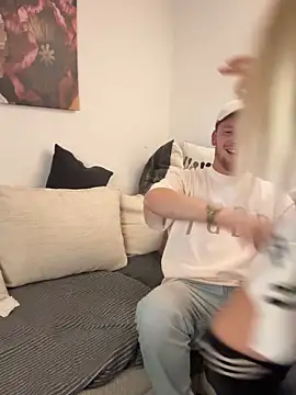 Snapshot of NickyGold_Official chatting on October 2025 10:45:02 PM NickyGold Official online show from October 2025 10:45:02 PM