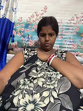 Snapshot of Beauty-queen chatting on April 2026 02:45:02 PM Beauty-queen online show from April 2026 02:45:02 PM