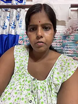 Snapshot of Beauty-queen chatting on July 2026 02:45:02 PM Beauty-queen online show from July 2026 02:45:02 PM