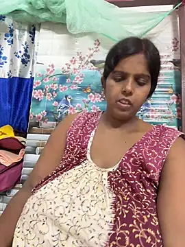 Snapshot of Beauty-queen chatting on July 2026 03:27:02 PM Beauty-queen online show from July 2026 03:27:02 PM