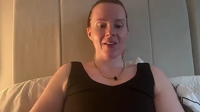 redheadrosie69 online show from October 2025 07:05:02 AM