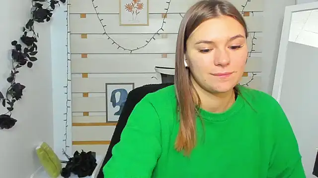 Josephine Kiss online show from November 2025 12:26:01 PM