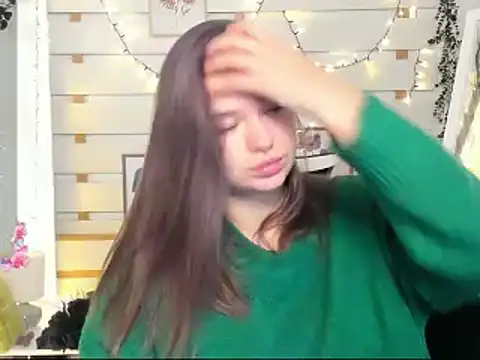 Josephine Kiss online show from December 2025 12:45:01 PM