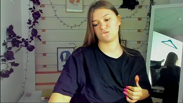 Josephine Kiss online show from April 2026 07:45:01 AM