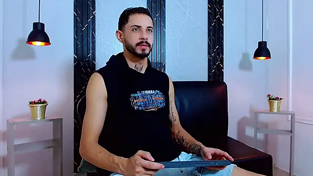 Snapshot of Erick_Wall chatting on July 2026 01:54:01 AM Erick Wall online show from July 2026 01:54:01 AM