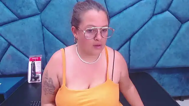 Snapshot of SaraThomso chatting on February 2025 02:59:01 AM SaraThomso online show from February 2025 02:59:01 AM