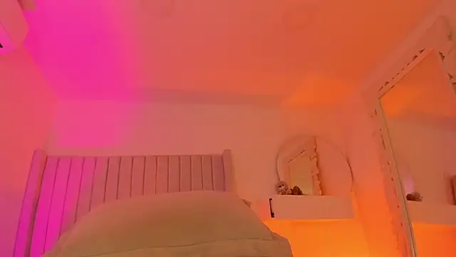 Shelynna azzul online show from February 2026 08:43:01 PM