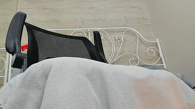 Snapshot of Whitney_Svonn chatting on December 2024 03:36:02 PM Whitney Svonn online show from December 2024 03:36:02 PM