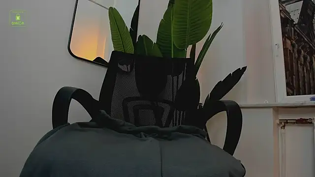 Snapshot of Whitney_Svonn chatting on December 2024 03:42:02 PM Whitney Svonn online show from December 2024 03:42:02 PM