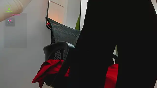 Snapshot of Whitney_Svonn chatting on January 2025 03:35:02 PM Whitney Svonn online show from January 2025 03:35:02 PM