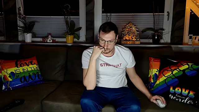 Snapshot of Relsxboy chatting on December 2024 07:21:01 PM Relsxboy online show from December 2024 07:21:01 PM