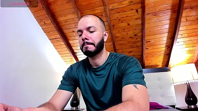 Tom Bailey online show from November 2025 01:11:02 PM