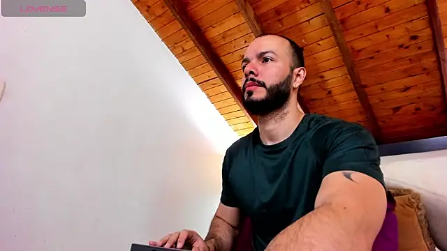 Tom Bailey online show from February 2026 12:42:01 PM