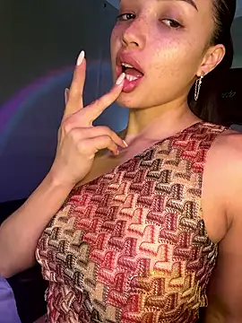 Snapshot of MisFrekcles_ chatting on December 2025 11:17:01 AM MisFrekcles online show from December 2025 11:17:01 AM